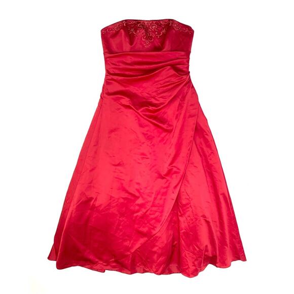 David’s Bridal Cranberry Red Strapless A Line Wrap Gathered Dress - Picture 9 of 14